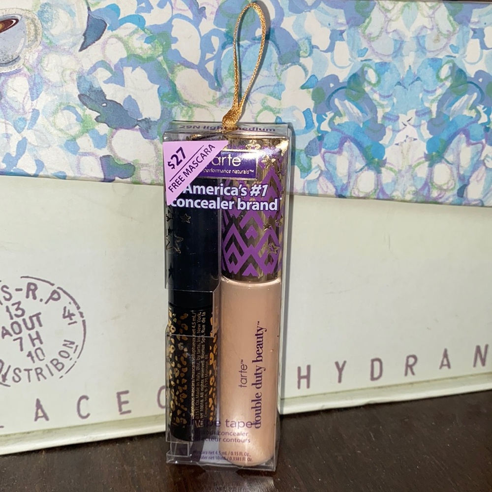TARTE CONCEALER in light medium w/ mascara